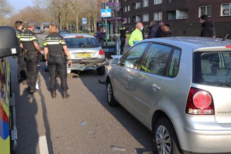 Twee auto’s botsen aan de Blyde Incomstelaan Waalwijk