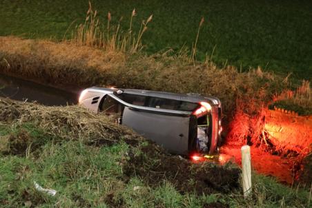 Dronken automobilist belandt met auto in sloot langs de A59 (Maasroute) Waalwijk