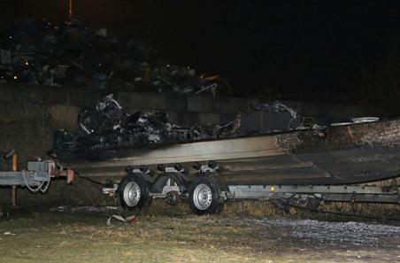 Onderzoek naar bootbrand in Waalwijk