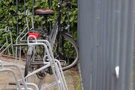 Fietser raakt gewond na aanrijding Burgemeester de Geusstraat Waalwijk