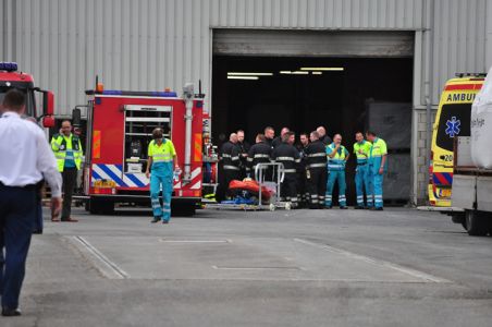 2 doden na instorten muur bij meststoffenbedrijf aan de Industrieweg Waalwijk