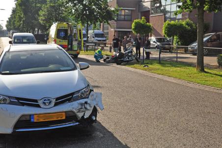 Motorrijder raakt gewond bij botsing met auto Waalwijk