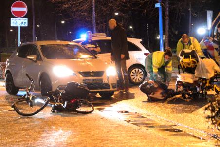 Vrouw op fiets aangereden aan de Floris V-laan Waalwijk