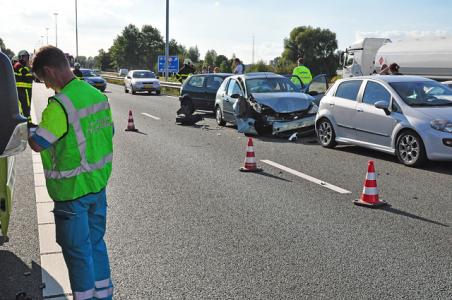 Botsing met zeven auto’s op A59 bij Waalwijk