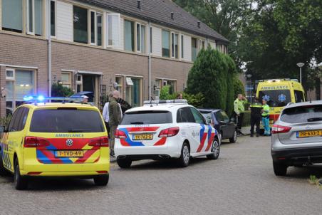 Hulpdiensten rukken uit voor incident in woning aan de Sem Dresdenstraat Waalwijk