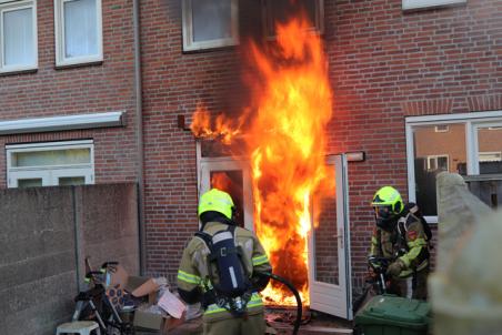 Uitslaande brand in woning aan de Mgr. Prinsenstraat Waalwijk