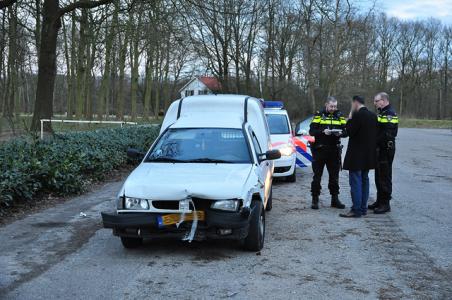 Man rijdt betonnen blokken omver aan het Hoefsvenlaan Waalwijk