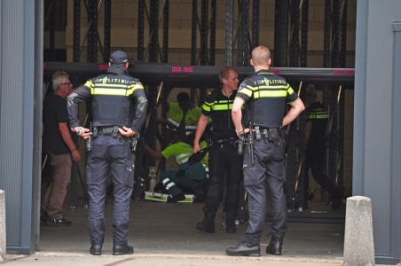 Man gewond na val in bedrijfshal aan de Havenweg Waalwijk