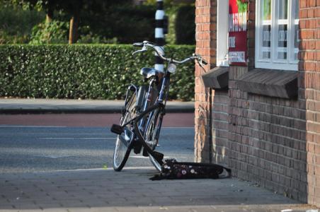 Meisje wordt van fiets gereden in Waalwijk