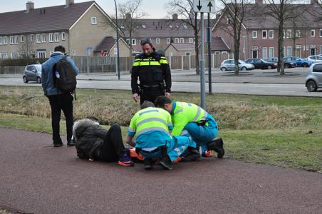 Scooterrijder maakt flinke smak na botsing met auto op Halve Zolenpad in Waalwijk