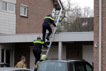 Brandweer en politie rukken uit voor hulpverlening aan de Antwerpenstraat Waalwijk