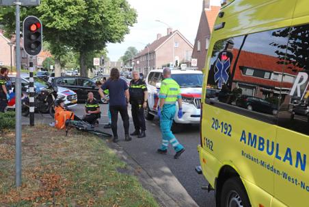Aanrijding tussen fietser en auto op kruising aan de Putstaat Waalwijk