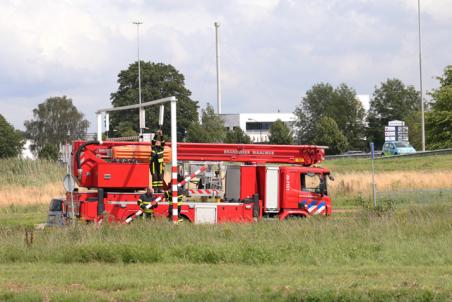 Vrachtwagenchauffeur ramt waarschuwingsbalk voor beruchte viaduct in Waalwijk