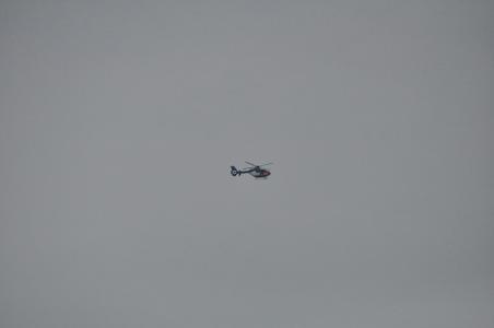 Politiehelikopter boven Waalwijk