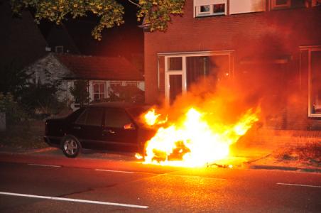 Weer een autobrand in Waalwijk