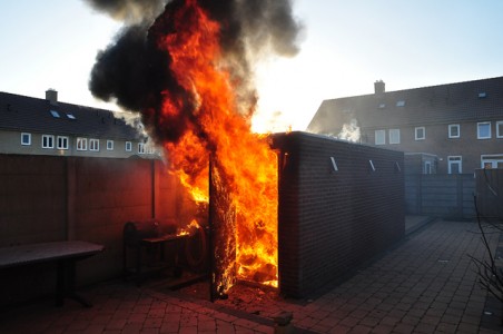 Flinke schuurbrand aan de Mgr. Prinsenstraat Waalwijk
