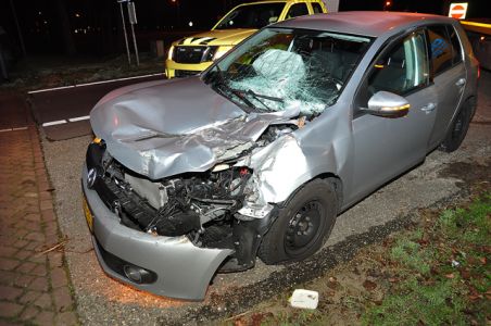 Auto zwaar beschadigd door ongeval op de A59 (Maasroute) Waalwijk