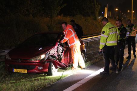 Bestuurder ramt vrachtwagen op de Midden-Brabantweg Waalwijk