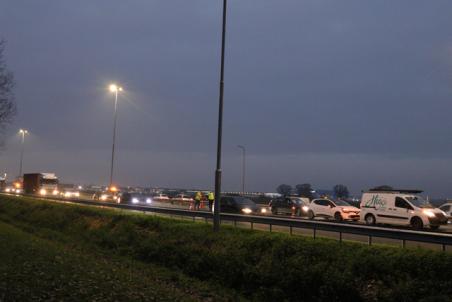 Flinke file door aanrijding op de A59 (Maasroute) Waalwijk