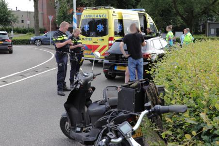 Scooterrijder raakt gewond bij botsing met auto Taxandriaweg Waalwijk