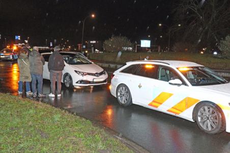 Automobilist botst achterop politievoertuig aan de Noorder-Allee Waalwijk