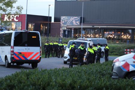 Veel (ME) op de been door demonstratie aan de Professor van der Waalsweg Waalwijk