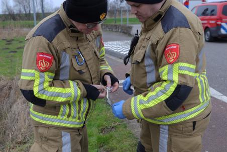 Onbekende substantie aangetroffen in sloot aan de Kleiweg Waalwijk