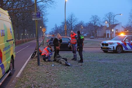 Brommerrijder lichtgewond na botsing met auto op Halve Zolenpad