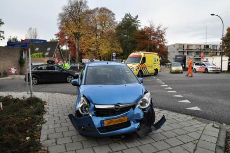 Twee vrouwen en jongetje gewond bij ongeluk Waalwijk