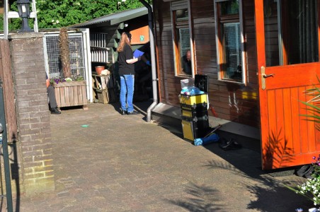 UPDATE: Arrestatieteam doet inval in woning aan de Meerdijk Waalwijk