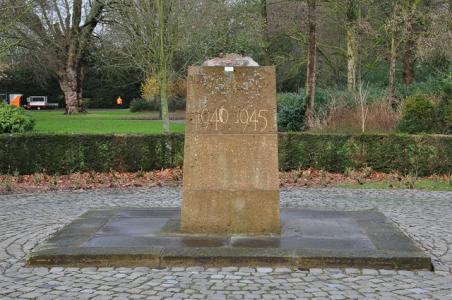 Mysterieus onderhoud oorlogsmonumenten Waalwijk