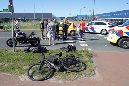 Man op fiets raakt gewond bij botsing met auto aan de Weteringweg Waalwijk