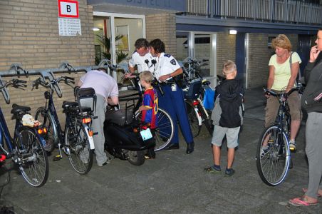 Man vindt per toeval zijn gestolen snorscooter terug aan het Distelplein Waalwijk