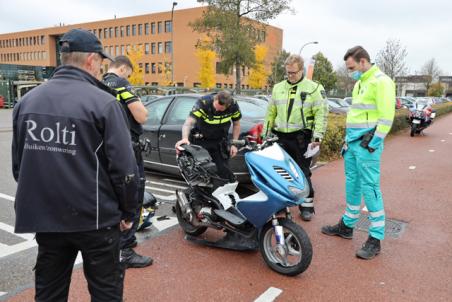 Scooterrijder gewond door botsing met auto aan De Gaard Waalwijk