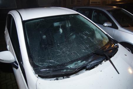 Opnieuw auto zwaar beschadigd met vuurwerk in buurt in Waalwijk