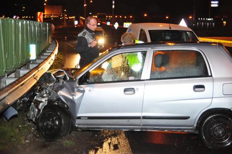 Man botst met auto tegen vangrail aan de Melkvonderweg Waalwijk