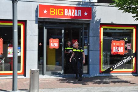 Overval op Big Bazar aan de Stationsstraat Waalwijk