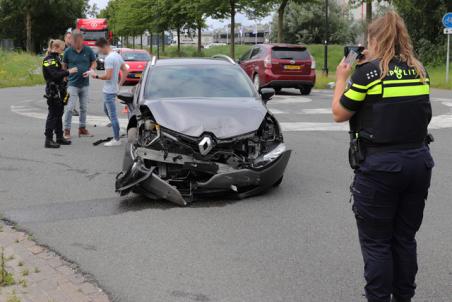 Botsing op kruising aan de Sluisweg Waalwijk