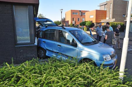 Botsingen door laagstaande zon in Waalwijk