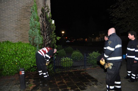 Conifeer in brand aan de Prof. Kranenburgstraat Waalwijk