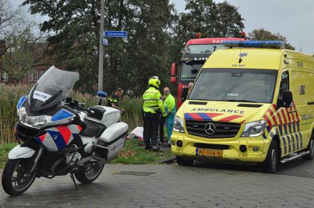 Vrouw valt uit cabine van vrachtwagen in Waalwijk