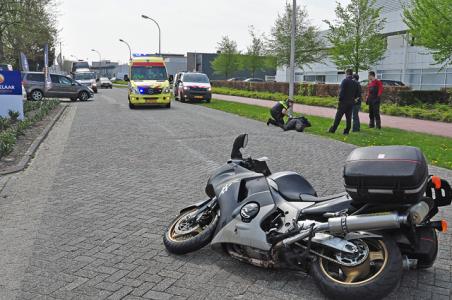 Motorrijder gaat hard onderuit aan de Tuinstraat Waalwijk
