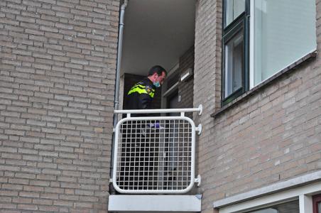 Woningovervallers bedreigen 19-jarige vrouw met vuurwapen aan de Pastoor van der Zijlestraat Waalwijk
