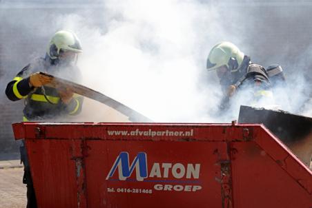 Container met afval in brand aan de Tom Mandersstraat Waalwijk