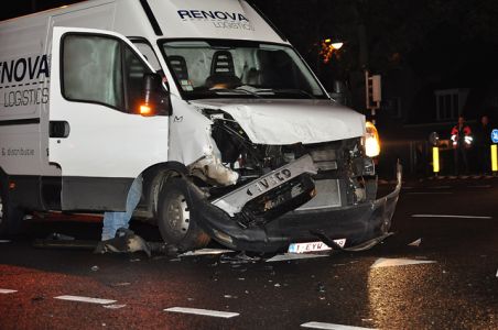 Weer een aanrijding op kruising Noorder-Parallelweg Waalwijk