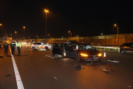 Drie auto’s op elkaar op A59 Waalwijk: twee gewonden en forse file