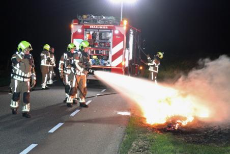 Autobanden gaan in vlammen op aan het Westeinde Waalwijk