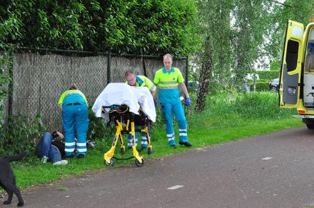 Snorfietser en fietser botsen tegen elkaar op het Halve Zolenpad Waalwijk