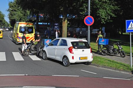 Domino’s Pizza-bezorger meters meegesleurd door auto: zwaargewond aan arm