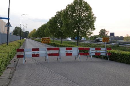 Gedeelte Taxandriaweg in Waalwijk afgesloten door wegzakkend asfalt